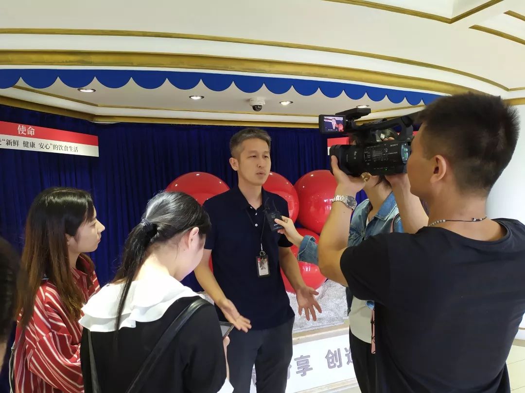 “2019透明工厂”走进味全品尝参观乐趣多