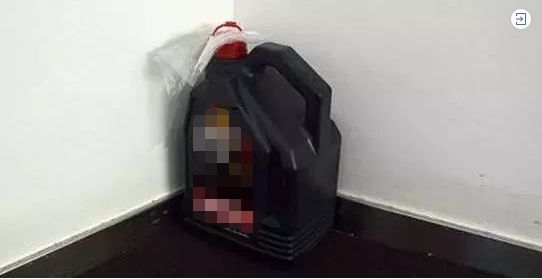 换机油能不能放完机油再发动一下,发动机有油泥经常换机油会减少吗