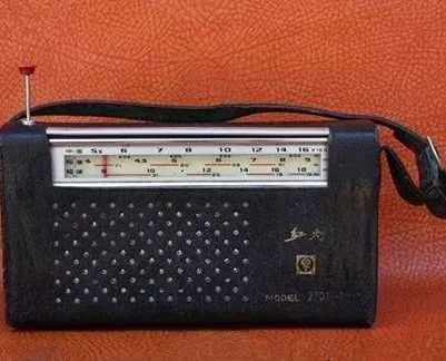 红灯牌录音机90年代,红灯牌电子管老收音机