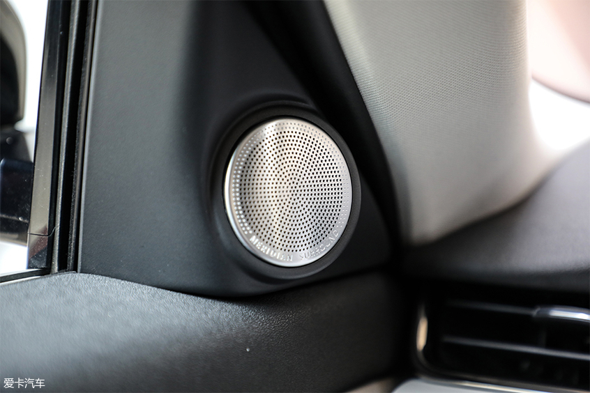 路虎揽胜极光249psr-dynamics性能版,试驾全新一代揽胜极光