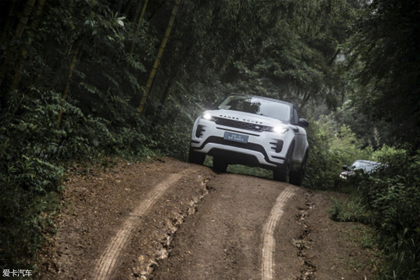 路虎揽胜极光249psr-dynamics性能版,试驾全新一代揽胜极光