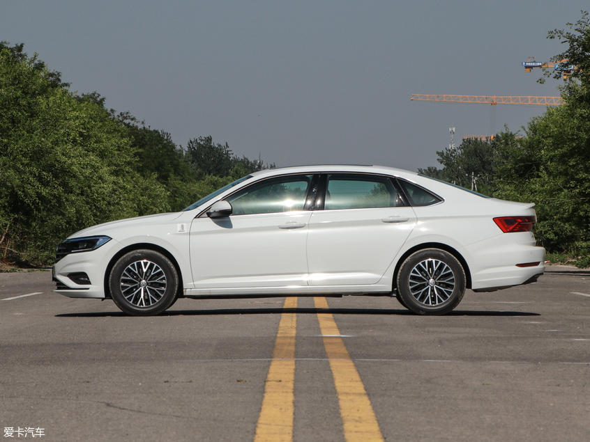 速腾1.4t和卡罗拉1.2t选哪个,速腾1.4t和卡罗拉1.2t哪个省油