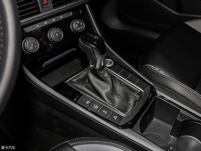 速腾1.4t和卡罗拉1.2t选哪个,速腾1.4t和卡罗拉1.2t哪个省油