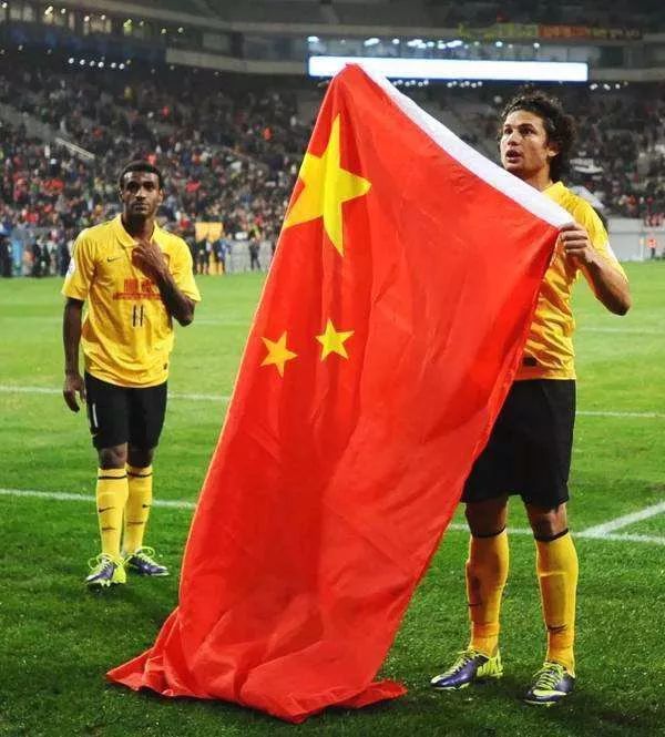 「体坛周爆」东北话乱炖：梅西哈登卡哇伊一锅出