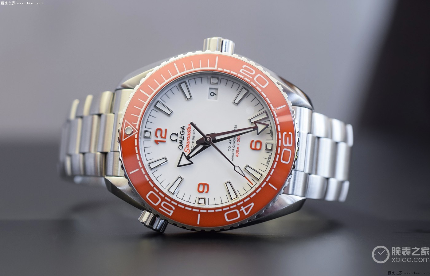 被看好的欧米茄全新海马系列海洋宇宙600米潜水表