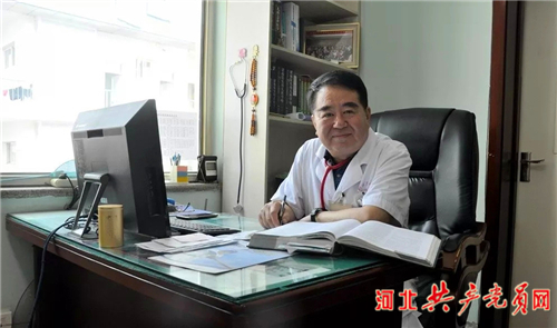 心系患儿34春——记市四院儿科主任卢达伟