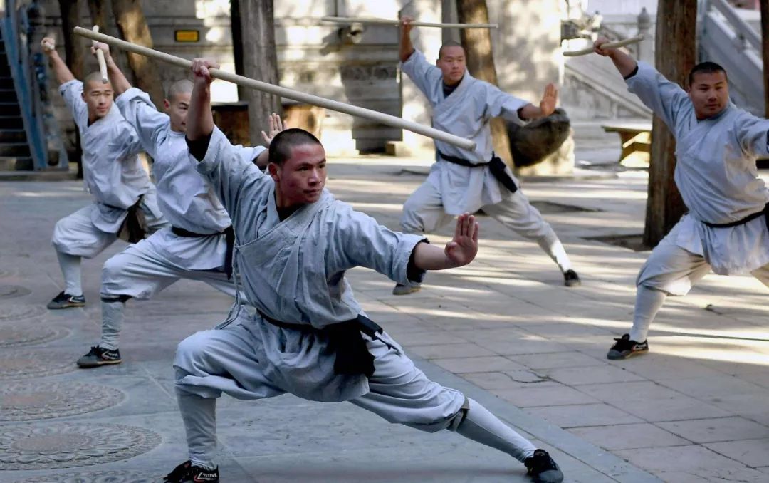 没有练武术、不懂踢瓶盖,你只是一个60分的潮人|街头文化终极秘籍