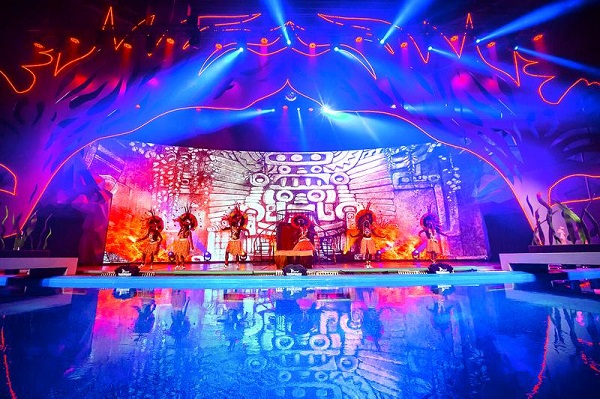 夜上海流连浪漫约会五星民宿,夜玩上海