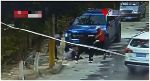 快看，这些人被抓了！