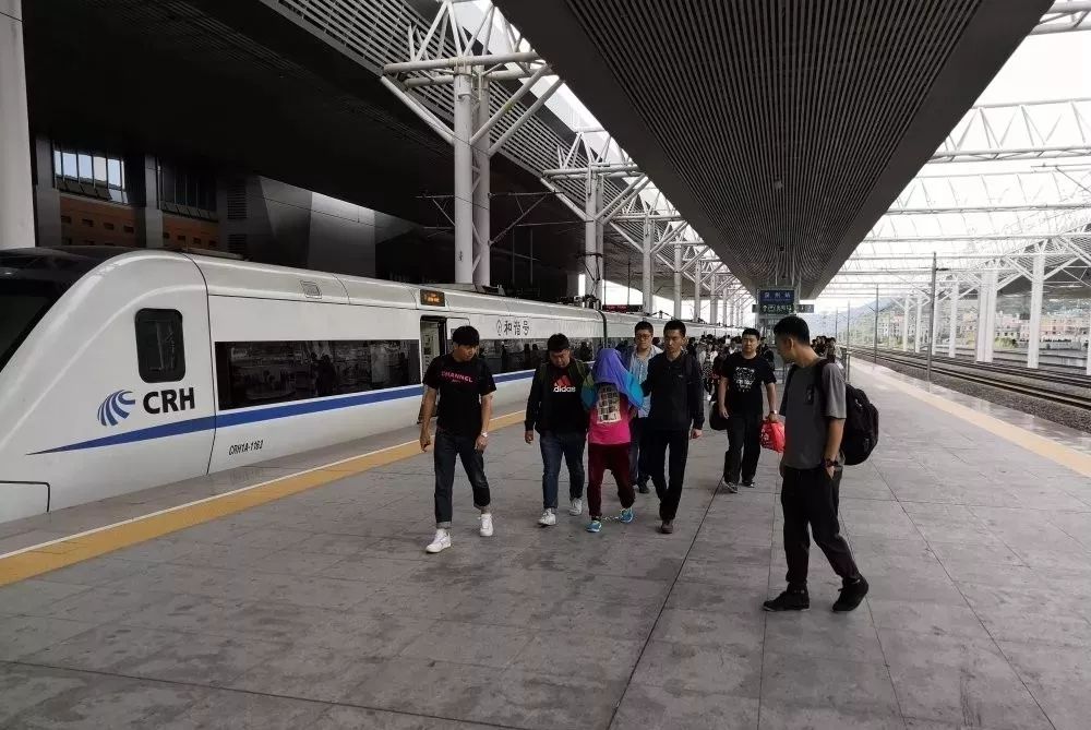 知名色情网站“草榴社区”4核心成员被抓，包括一名“女神”...