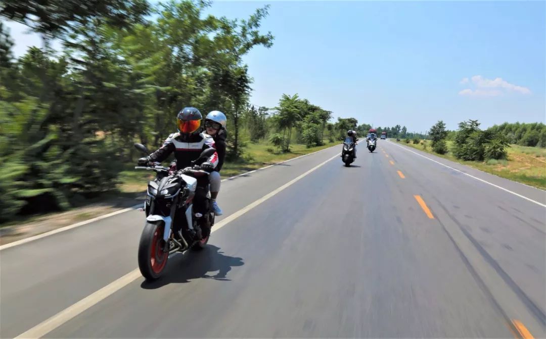 雅马哈mt-09试驾视频,试驾雅马哈MT-01