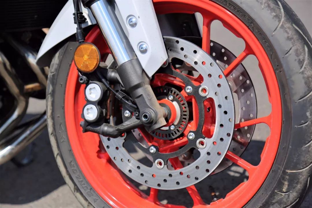 雅马哈mt-09试驾视频,试驾雅马哈MT-01