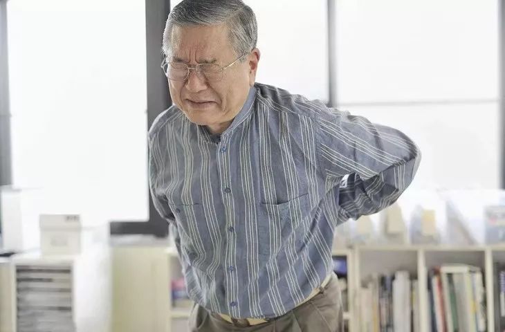 睡前祛湿泡脚配方有哪些,睡前坚持用它泡脚3件好事找到你