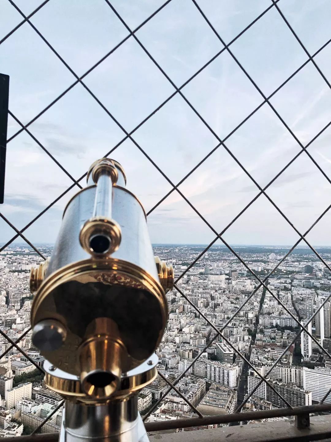 走出成都｜幸运的人，才可以在巴黎自由迷失