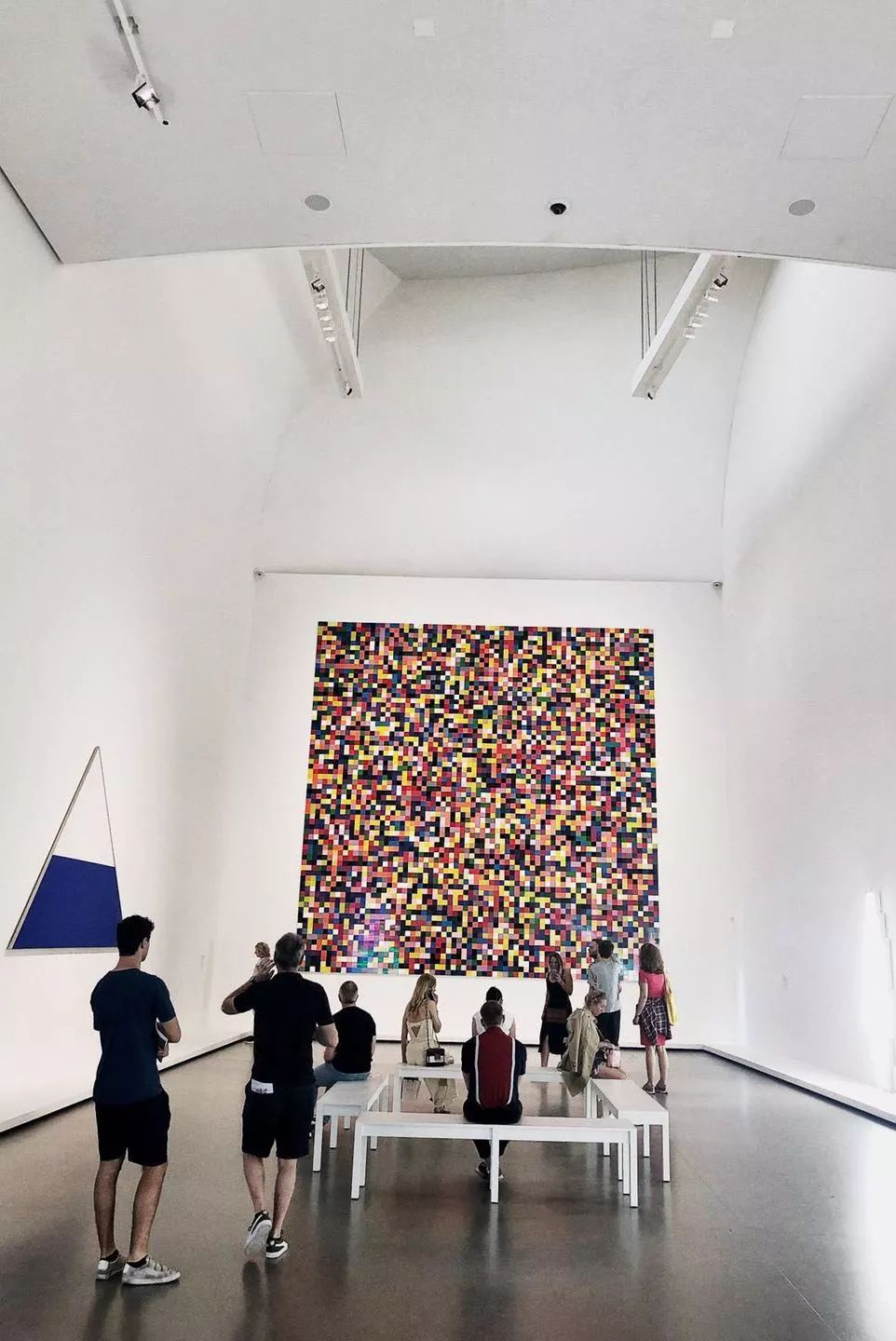 走出成都｜幸运的人，才可以在巴黎自由迷失