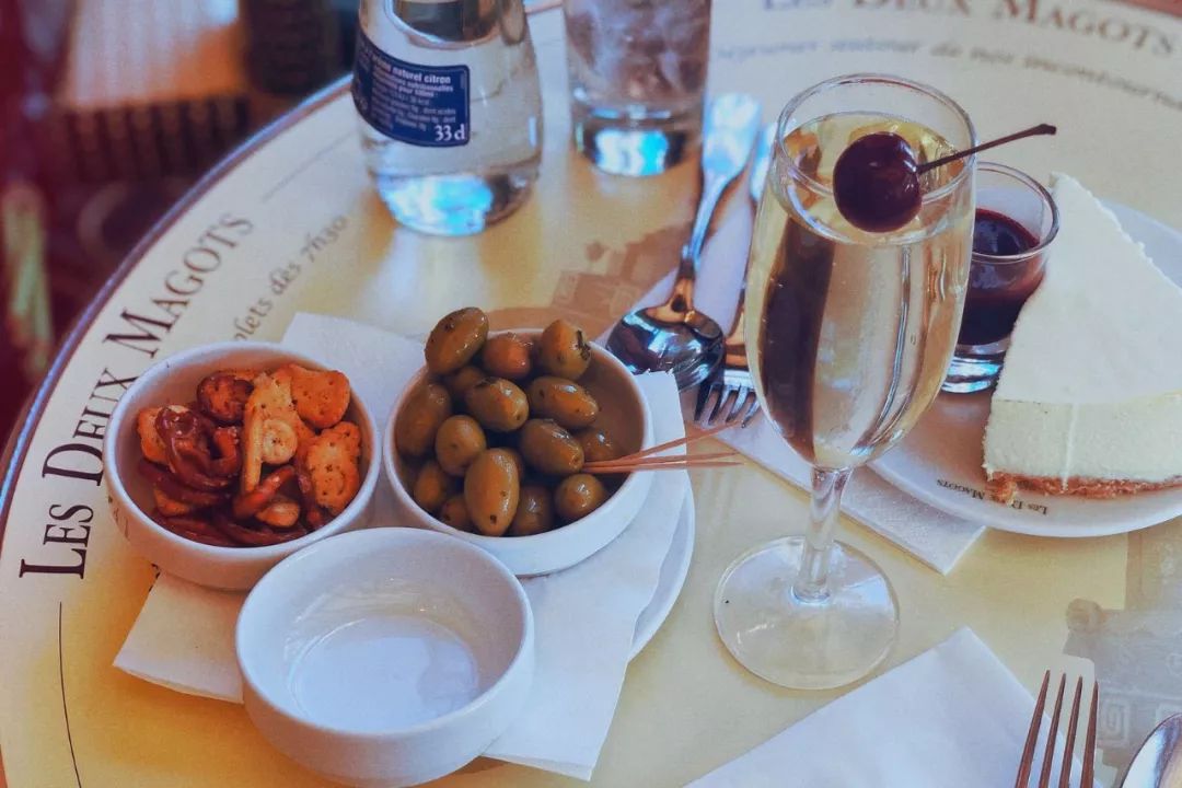 走出成都|幸运的人,才可以在巴黎自由迷失