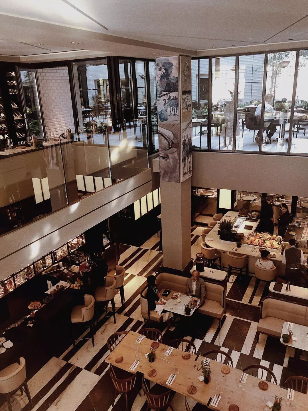 走出成都|幸运的人,才可以在巴黎自由迷失