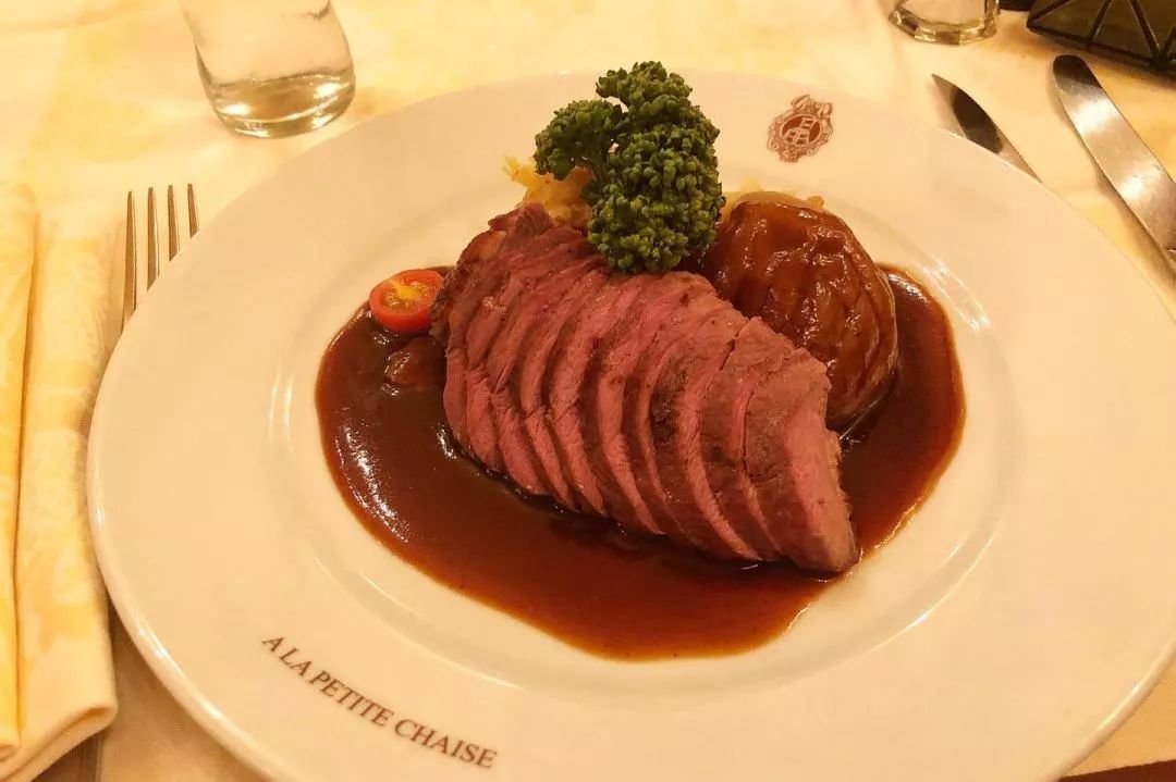 走出成都｜幸运的人，才可以在巴黎自由迷失