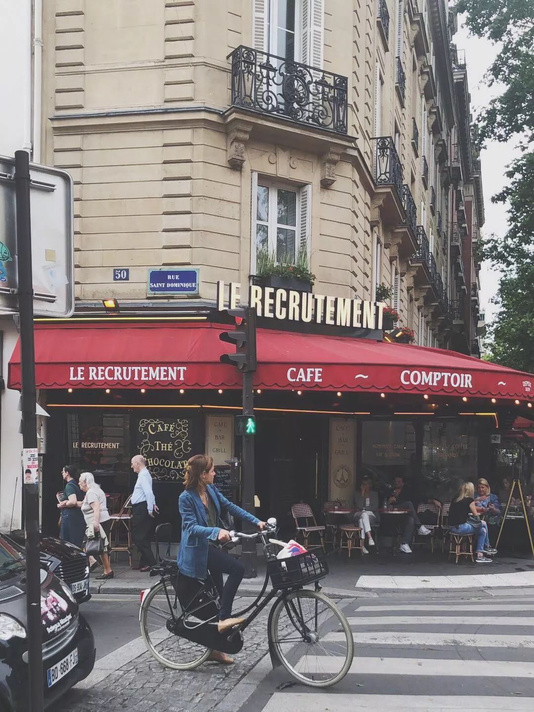 走出成都｜幸运的人，才可以在巴黎自由迷失