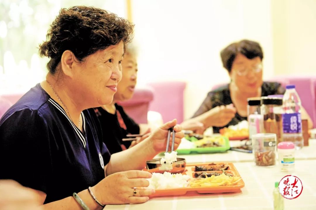 武汉老年食堂哪家好,武汉硚口区老人食堂在哪儿