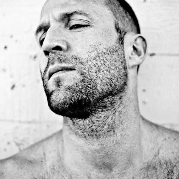 4岁孩子长小胡须,4岁小男孩长小胡须