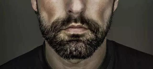 4岁孩子长小胡须,4岁小男孩长小胡须