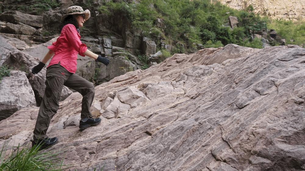 探路者户外登山鞋goretex,探路者和北面的登山鞋对比