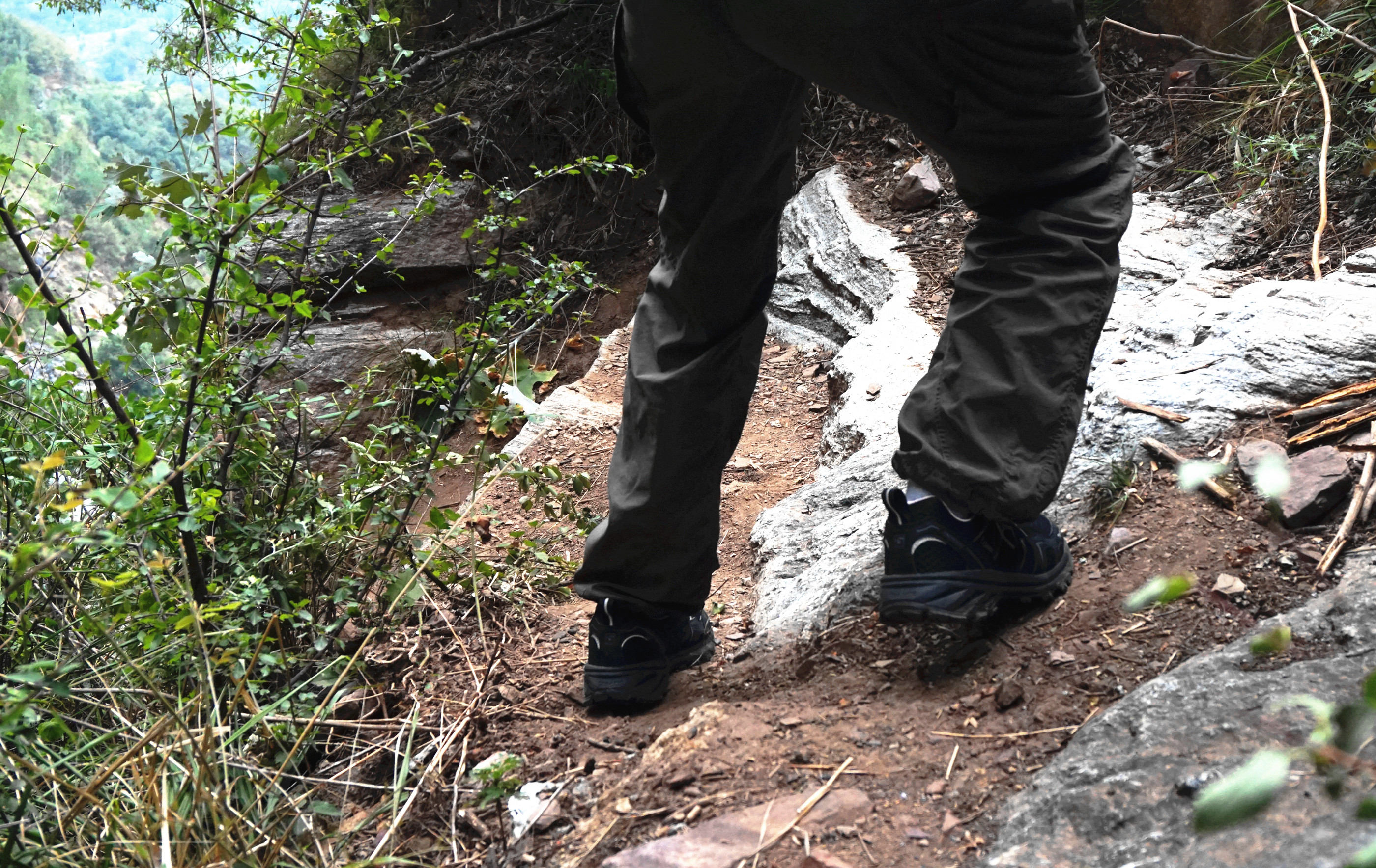 探路者户外登山鞋goretex,探路者和北面的登山鞋对比