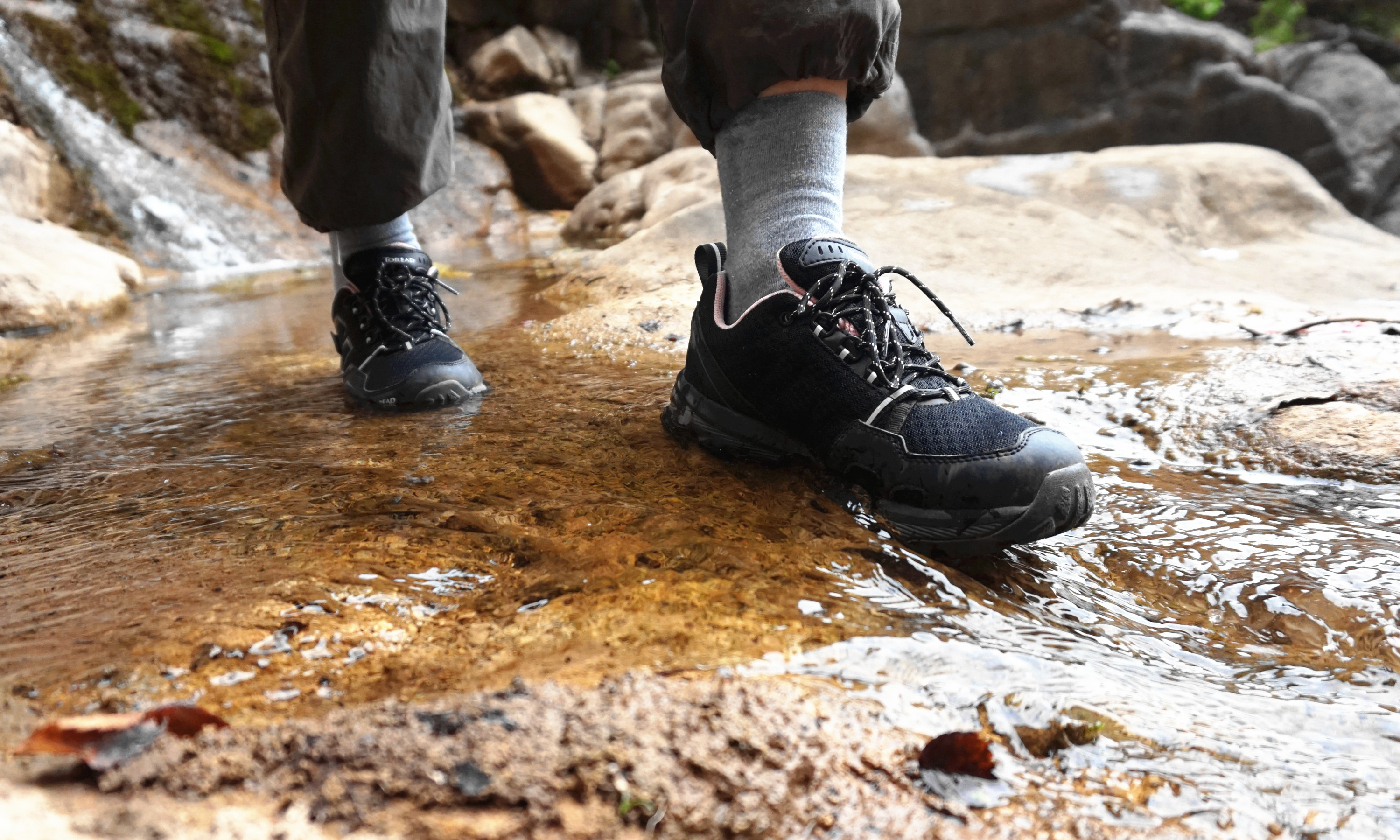 探路者户外登山鞋goretex,探路者和北面的登山鞋对比