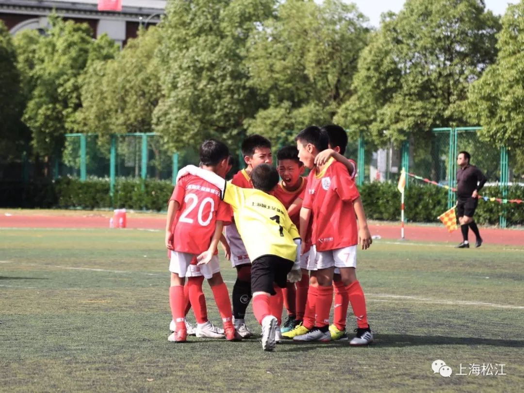 足够精彩校园足球联赛火热进行中,足够精彩足球比赛