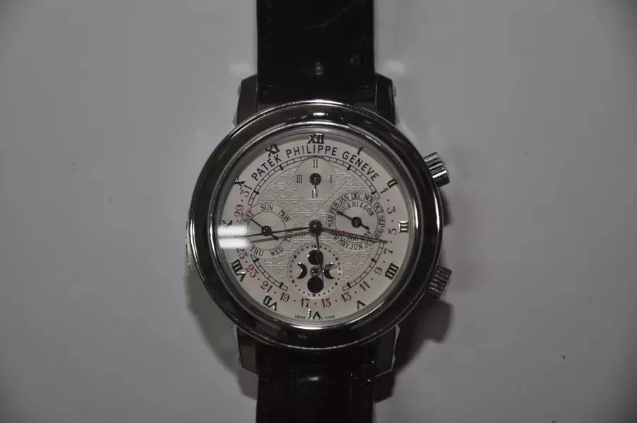 这块贪官的手表，起拍价720万元！5万多人围观