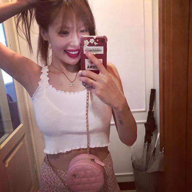 金泫雅的红卡点,金泫雅年卡