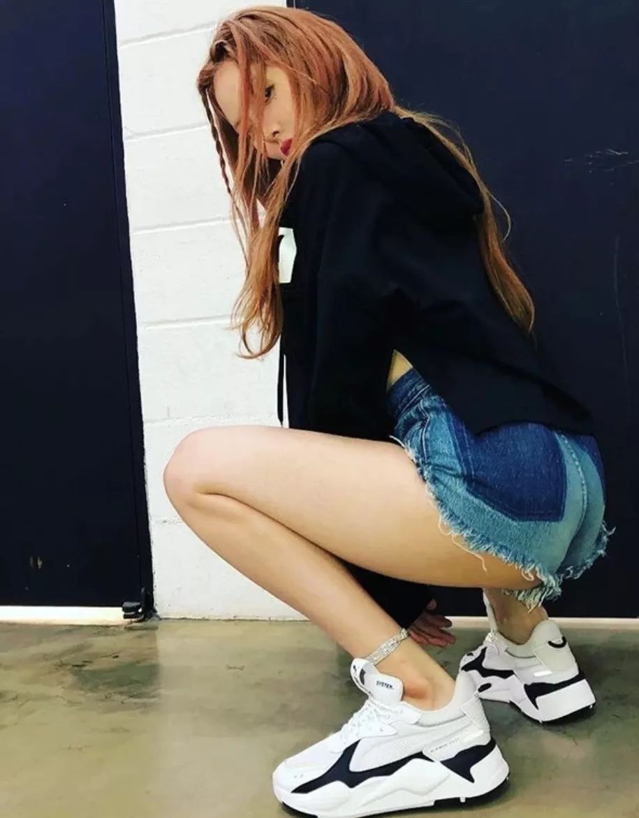 金泫雅的红卡点,金泫雅年卡