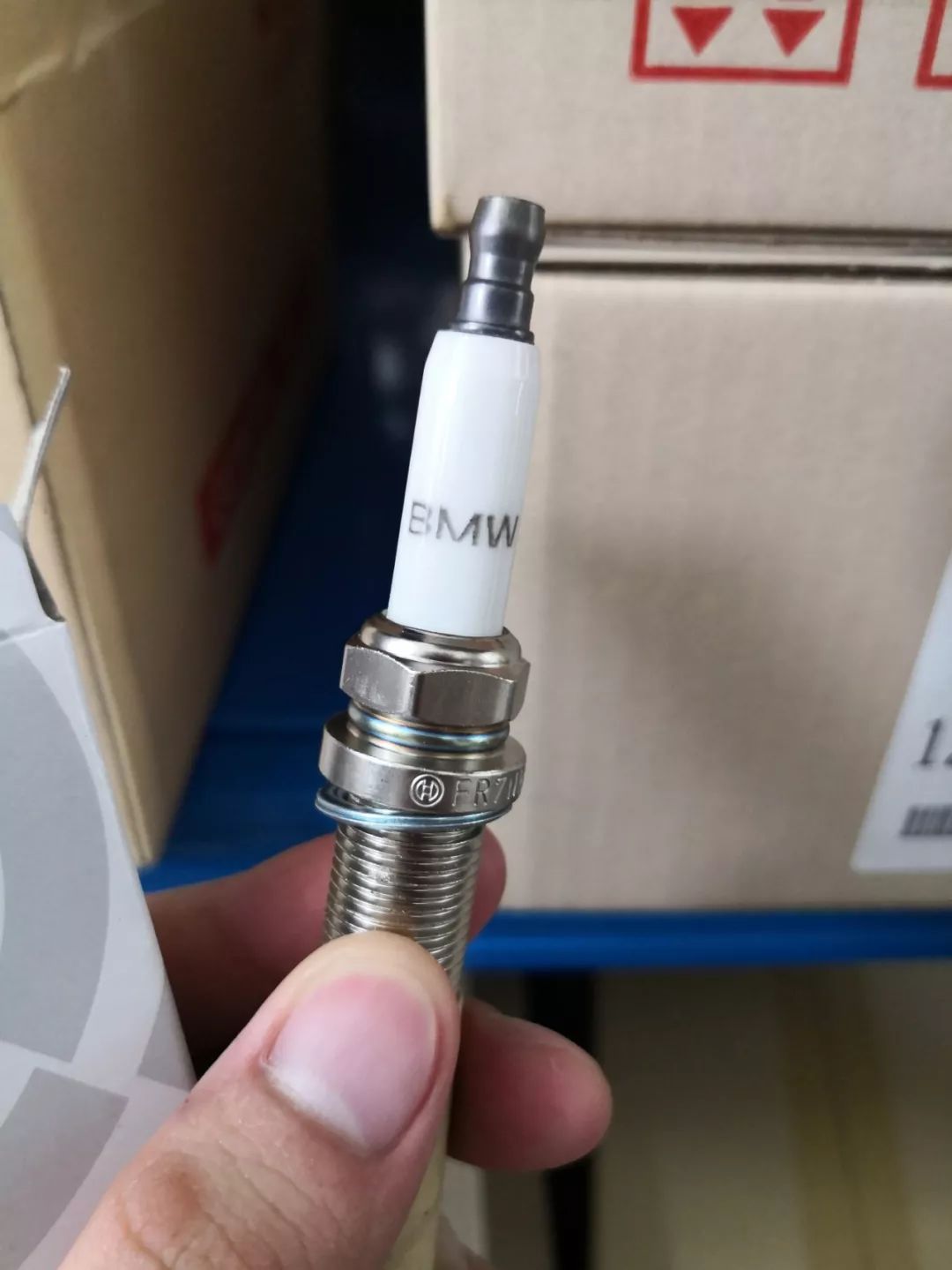 查获假汽车配件,卖假冒汽车配件违法吗