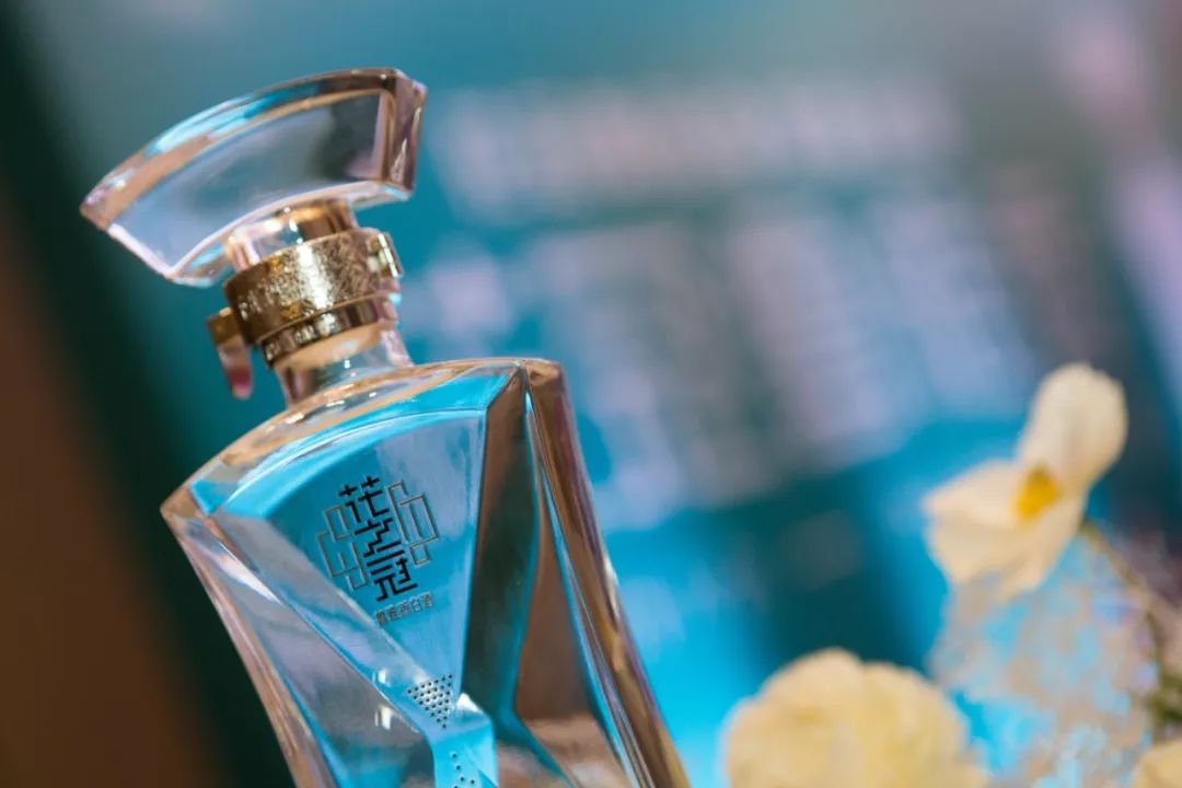 「微酒现场」鲁酒振兴急先锋，为什么是花冠？