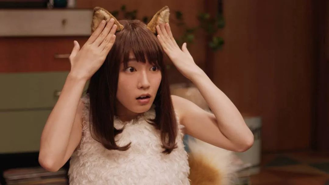 为了卖泡面这家公司拉着全体员工在电视机前鞠躬，结果卖得更好了