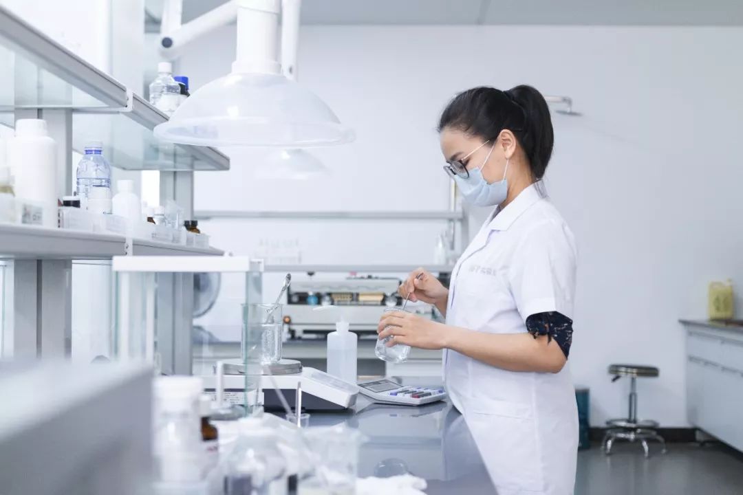 黑头用黑头膏为什么去不掉黑头,清洁黑头推荐用黑头仪还是黑头铲