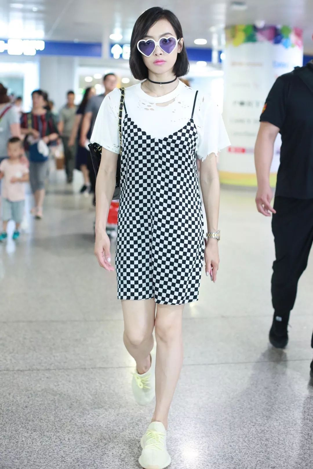 刘雯周冬雨同款打底衫,刘雯周冬雨穿衣搭配