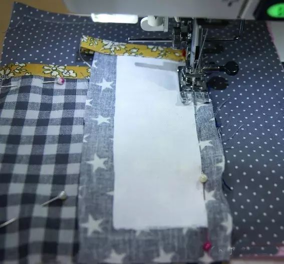 碎布拼接收纳视频,一块块拼图收纳方法