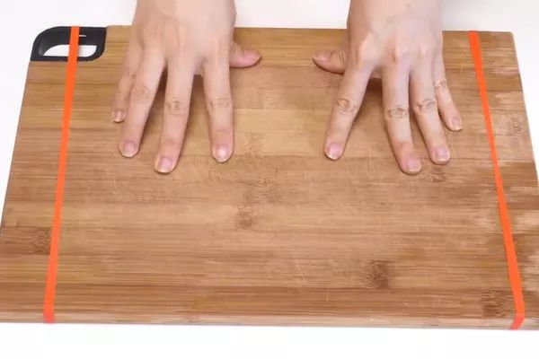 橡皮手套破了可以干嘛用,橡胶手套破了图片