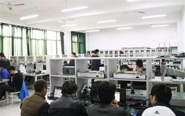 价值1000万的实验室长啥样？