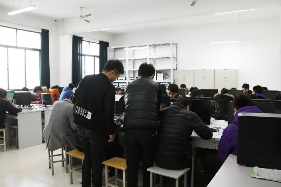 价值1000万的实验室长啥样？