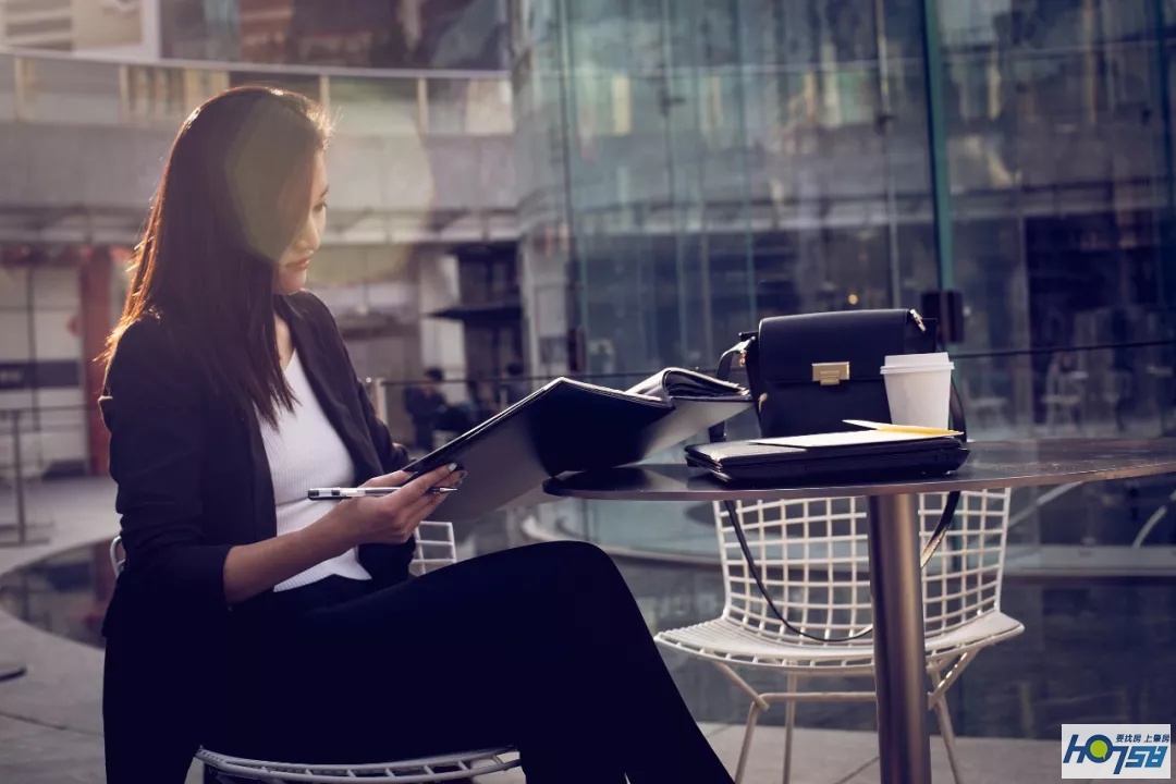 鸡要靓又要轻秤——女白领晴晴的购房之旅