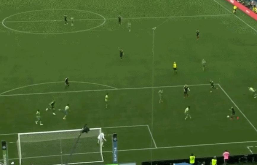 桑乔传射建功多特,桑乔比赛过人