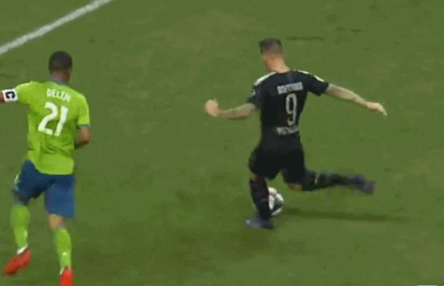 桑乔传射建功多特,桑乔比赛过人