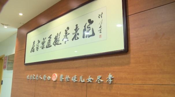 金牌月嫂高级育婴师一个月多少钱,家政金牌月嫂需要什么条件