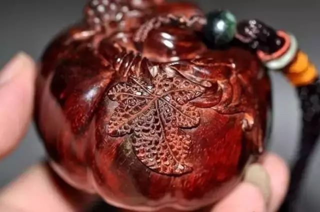 大块翡翠雕件寓意大全图,翡翠葫芦雕件寓意是什么意思