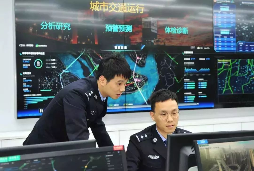 刘强到市公安局交巡警总队调研他关心了这些大数据高科技应用