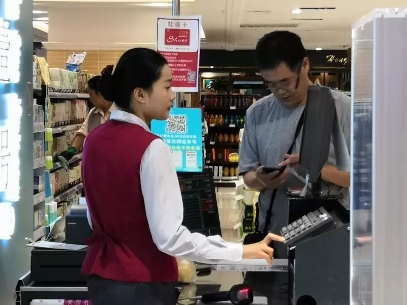 办张卡要存一万块,办张卡五万还是十万啊