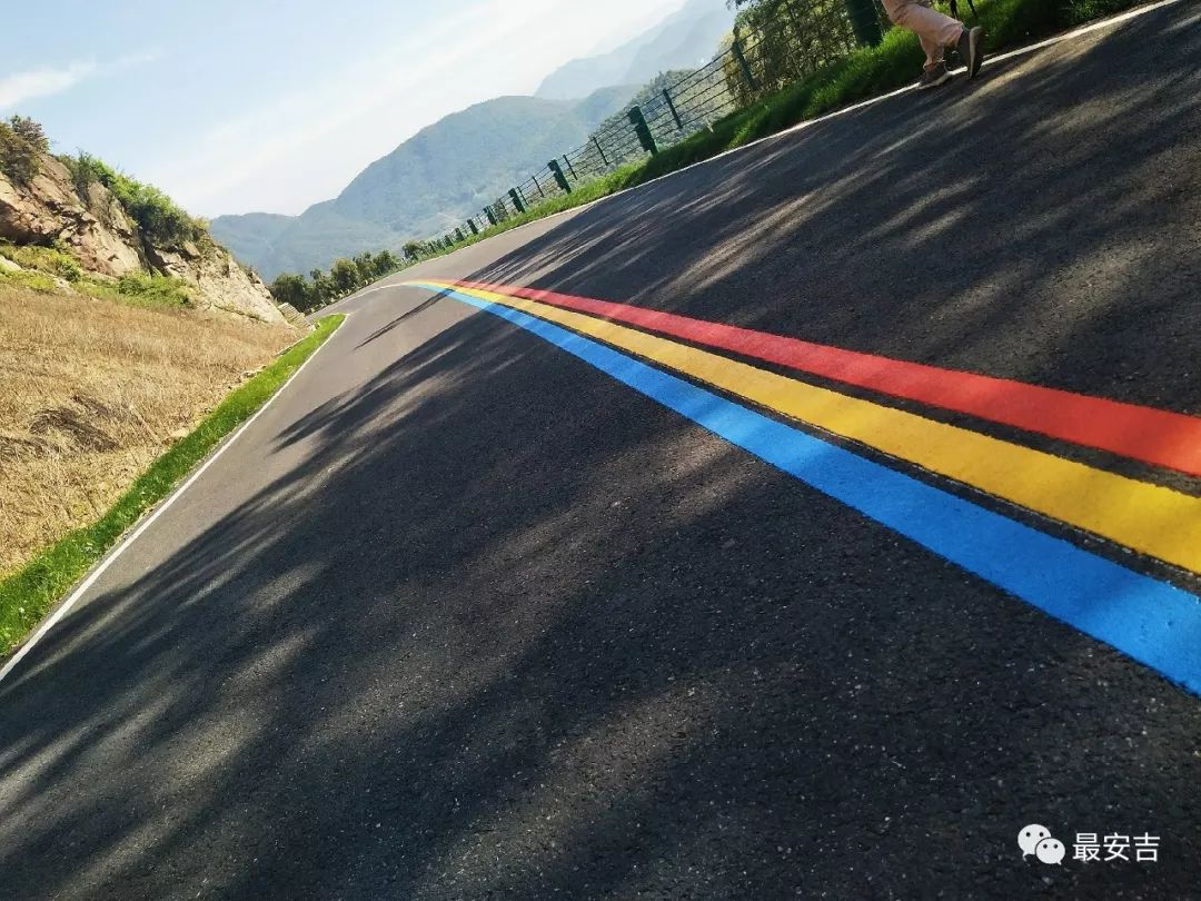 看彩虹,看彩虹轻轻闪烁